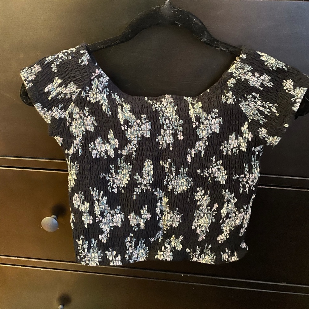Crop top with floral print
